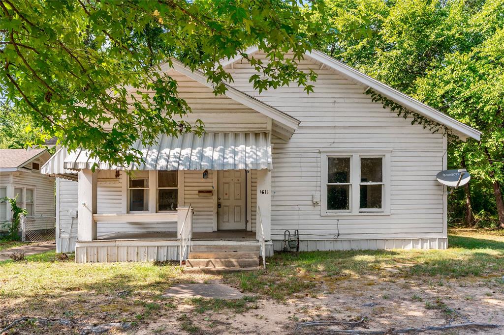 Pine Bluff St, Paris, TX 75460