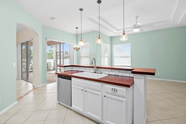 3218 Sw Crumpacker St, House other with 3 bedrooms, 2 bathrooms and null parking in Port Saint Lucie FL | Image 15