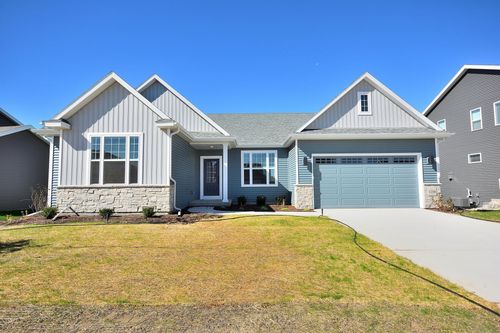 1206 Arrowood Cir W, Oconomowoc, WI, 53066-1367 | Card Image