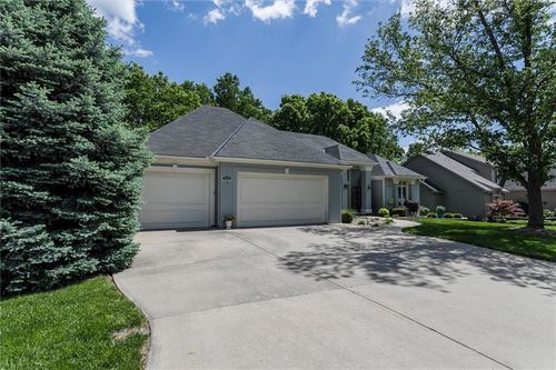 7611 Eicher Dr, Shawnee, KS, 66217-3038 | Card Image