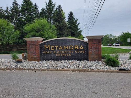 1354 Pinehurst Ct, Metamora, MI, 48455-9411 | Card Image