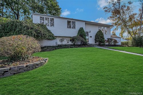 18 Pomper Dr, East Northport, NY, 11731-6420 | Card Image