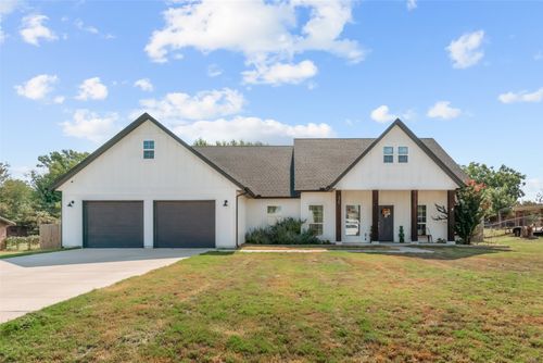 325 Berryhill Dr, Springtown, TX, 76082-2821 | Card Image