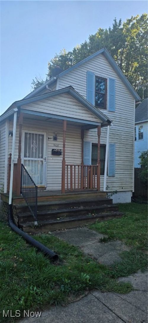 564 W Hopocan Ave, Barberton, OH, 44203-2235 | Card Image