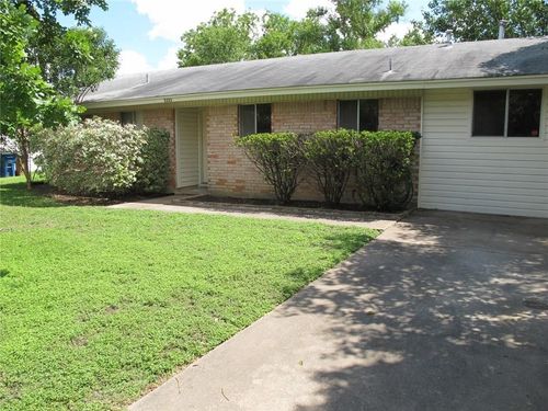 1213 S Meadows Dr, Austin, TX, 78758-4757 | Card Image