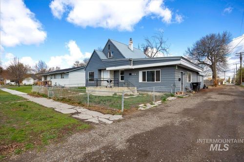 524 W 17th St, Burley, ID, 83318-2304 | Card Image