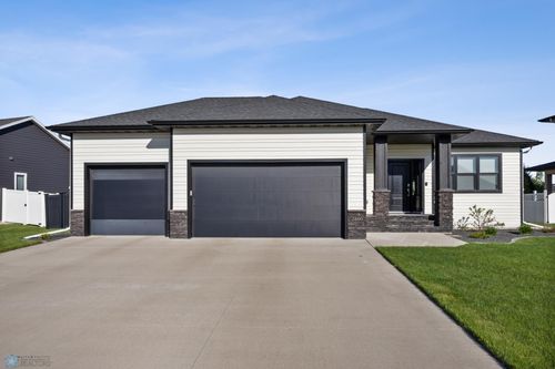2800 Mcleod Dr E, West Fargo, ND, 58078-8508 | Card Image