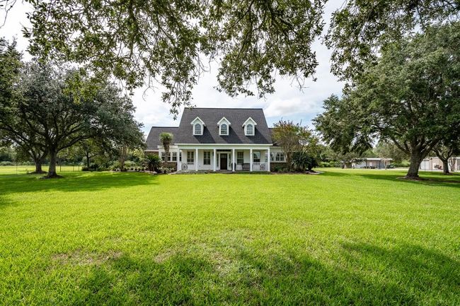 402 Cs Harmon Rd, Home with 4 bedrooms, 4 bathrooms and 2 parking in Hankamer TX | Image 7