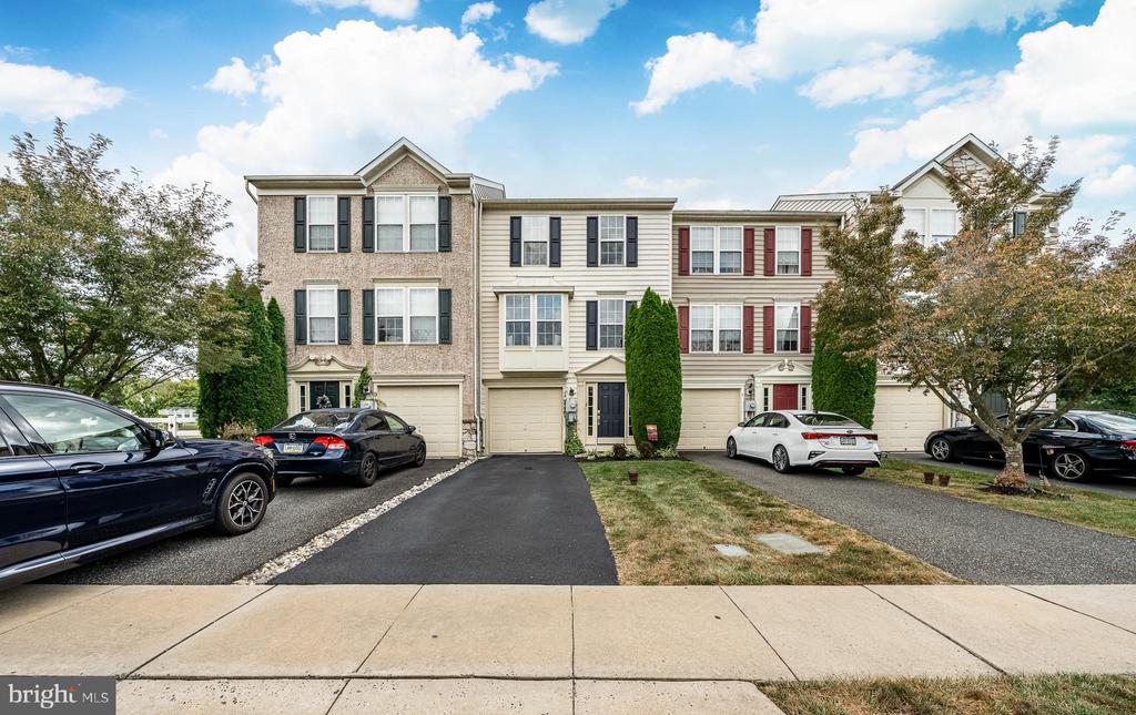 Savanna Dr, Pottstown, PA 19465