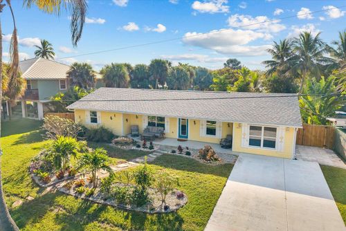 1805 Plover Ave, Fort Pierce, FL, 34949-3425 | Card Image