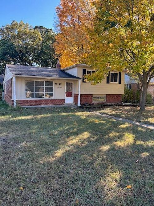 20280 Melvin St, Livonia, MI, 48152-1829 | Card Image