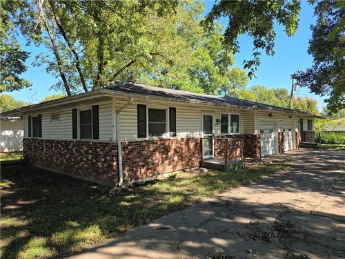 108 S Hayes St, Garnett, KS, 66032-2604 | Card Image