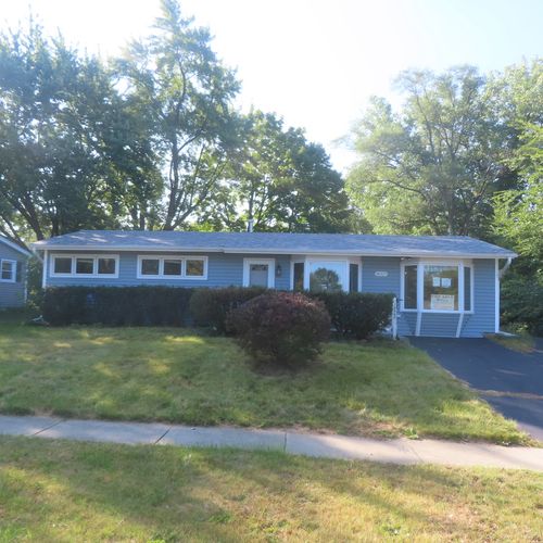 18325 W Lakeview Ter, Gurnee, IL, 60031-1521 | Card Image