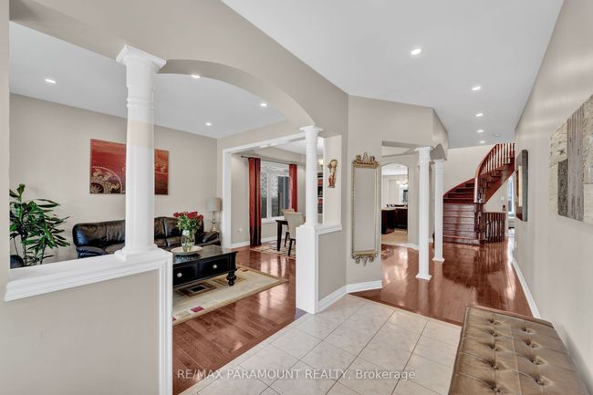 8 Eaglelanding Dr, House other with 5 bedrooms, 5 bathrooms and 2 parking in Brampton ON | Image 5