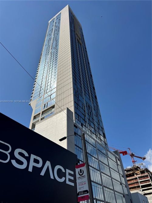 3006b-20 Ne 11th St, Miami, FL, 33132 | Card Image