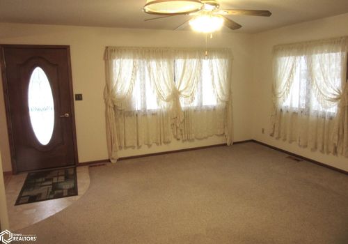 235 W L St, Forest City, IA, 50436-1429 | Card Image