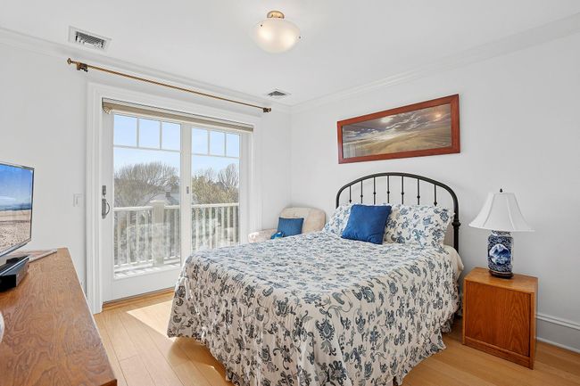 2 - 538 Dune Rd, Condo with 3 bedrooms, 4 bathrooms and null parking in Southampton NY | Image 8