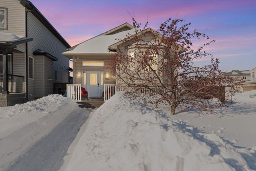 100 Honeysuckle Way, Fort Mcmurray, AB, T9K0M7 | Card Image