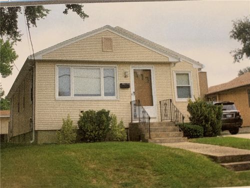 82 Merchant St, North Providence, RI, 02911-2320 | Card Image