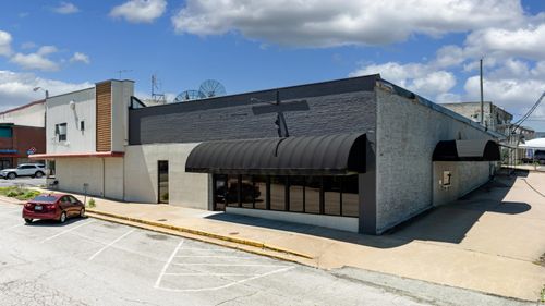 212 S Main St, Grove, OK, 74344-3218 | Card Image