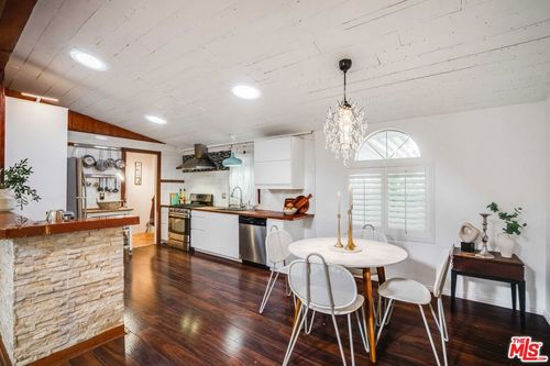 1165 Cherokee, Topanga, CA, 90290-4424 | Card Image