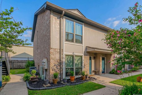 8b-2245 King Arthur Blvd, Baton Rouge, LA, 70816-2468 | Card Image