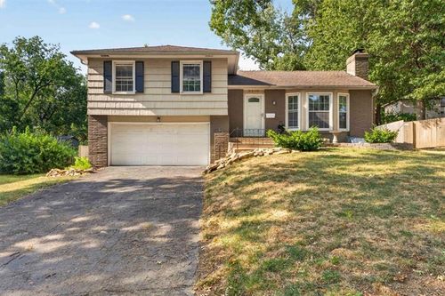 8810 W 72nd Ter, Merriam, KS, 66204-1603 | Card Image