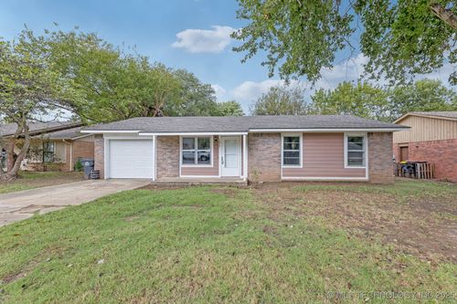 1057 E 144th St, Glenpool, OK, 74033-3746 | Card Image