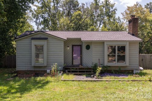 6718 Pueblo Ln, Charlotte, NC, 28227-1043 | Card Image