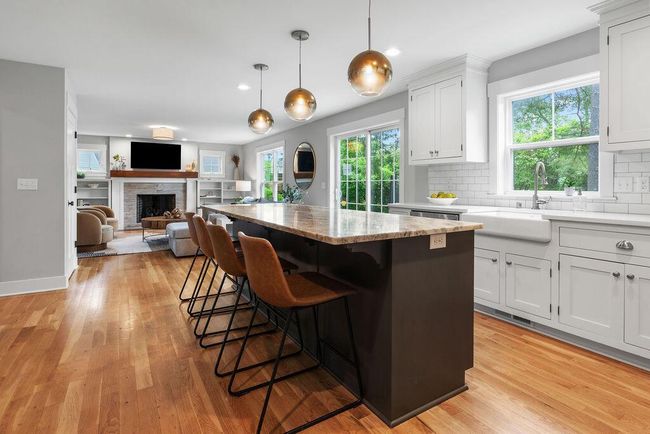 474 Park Court, House other with 4 bedrooms, 3 bathrooms and null parking in Hartland WI | Image 6
