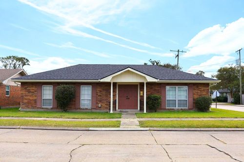 300 Malibou Blvd, Houma, LA, 70364-2530 | Card Image