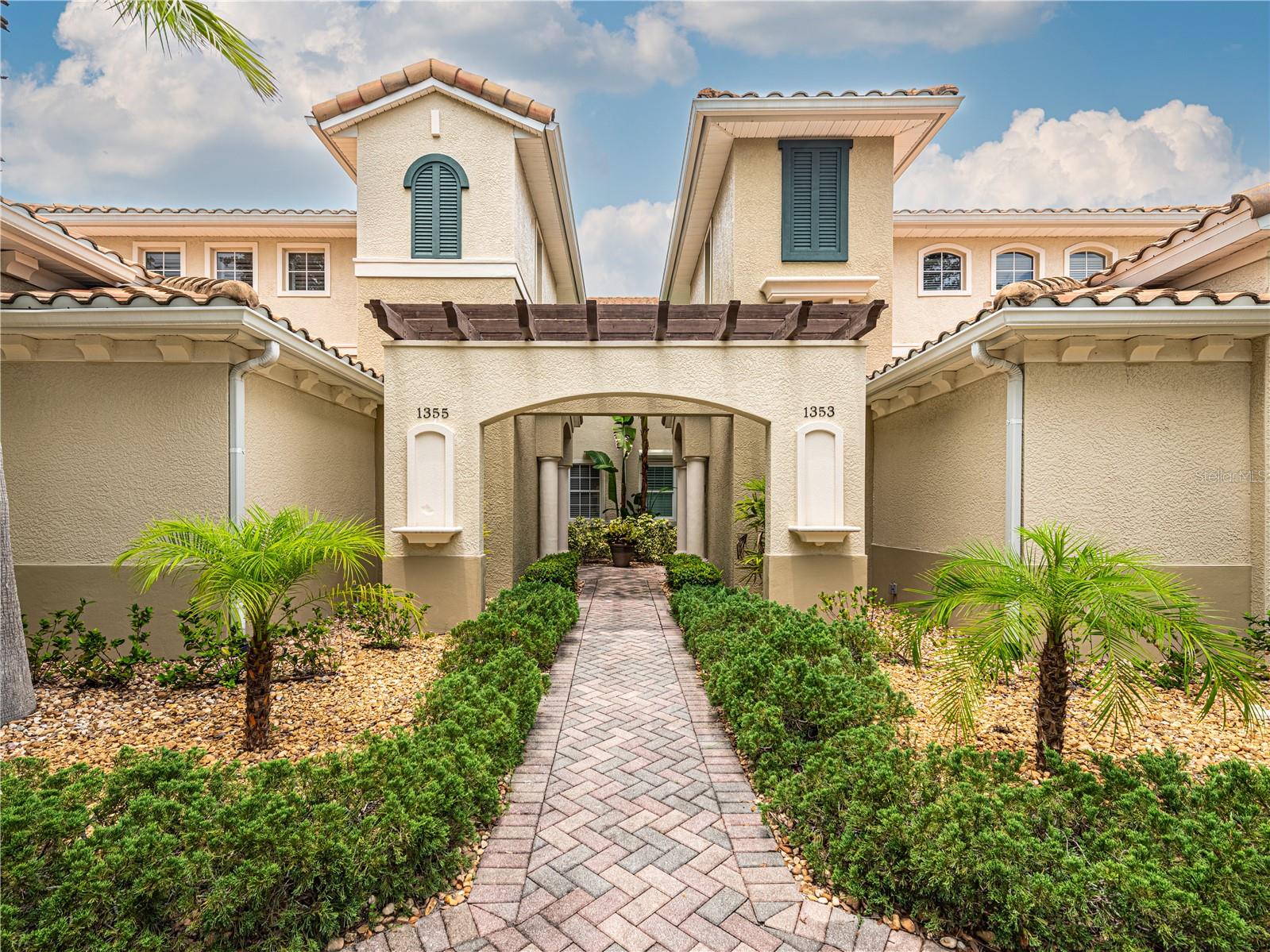 Emerald Dunes Dr, Sun City Center, FL 33573