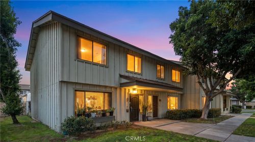 10015 Karmont Ave, South Gate, CA, 90280-5416 | Card Image