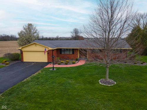 9366 W 1050 N, Elwood, IN, 46036-8812 | Card Image
