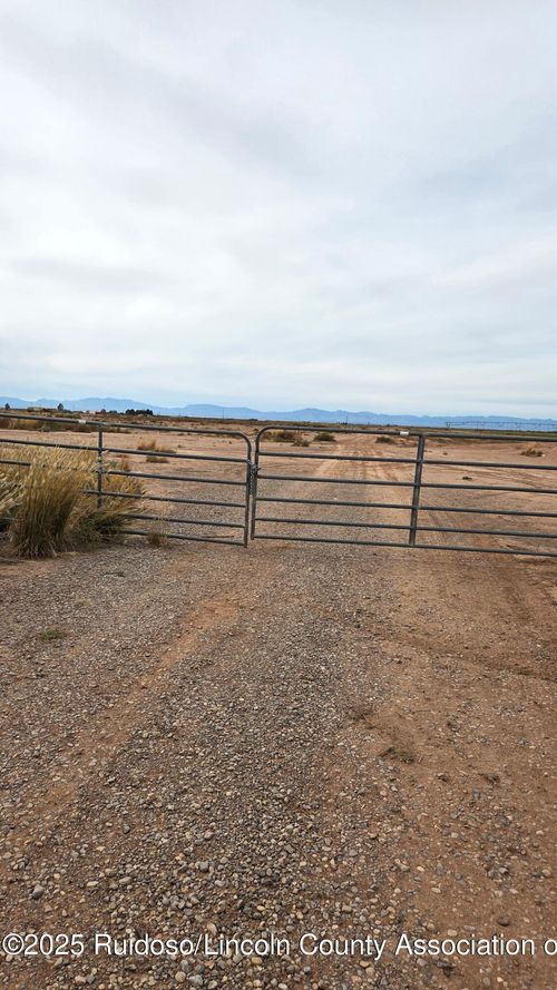 13 A Prairie Trl, Tularosa, NM, 88352-9512 | Card Image