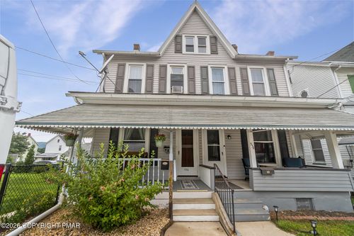 536 W Washington St, Slatington, PA, 18080-1615 | Card Image