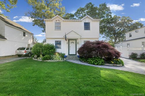 164 Gordon Rd, Valley Stream, NY, 11581-3430 | Card Image