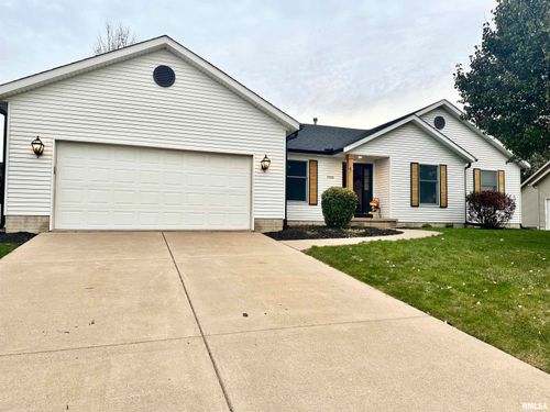 1938 E 47th Pl, Davenport, IA, 52807-1269 | Card Image
