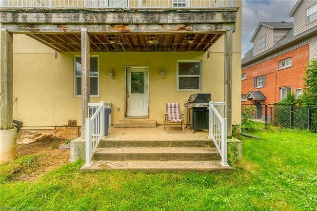7 Robinson St S, House other with 6 bedrooms, 2 bathrooms and 8 parking in Grimsby ON | Image 45