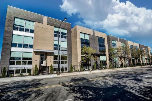 2w-2522 W Addison St, Chicago, IL, 60618-5954 | Card Image