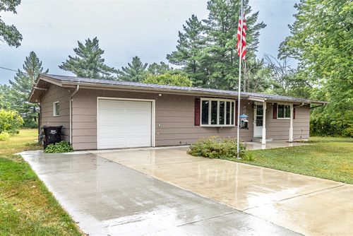 119 Scott St, Black River Falls, WI, 54615-9414 | Card Image