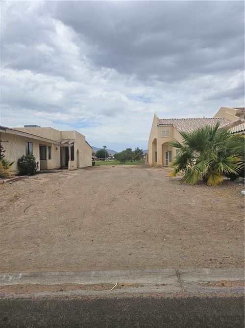 2875 Country Club Dr, Bullhead City, AZ, 86442-7833 | Card Image