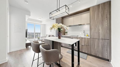 130 River St, Toronto, ON, M5A0R8 | Card Image