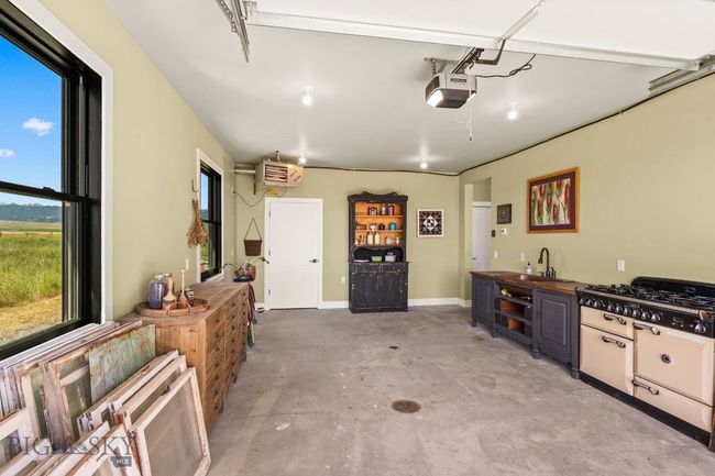 Garage | Image 58