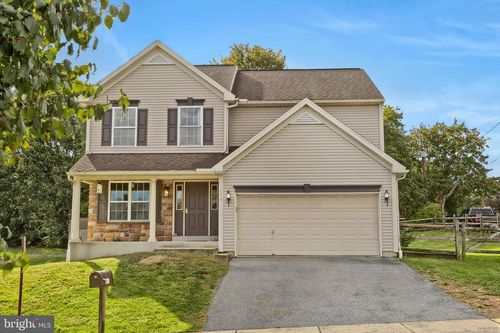 100 Walters St, PINE GROVE, PA, 17963-1018 | Card Image