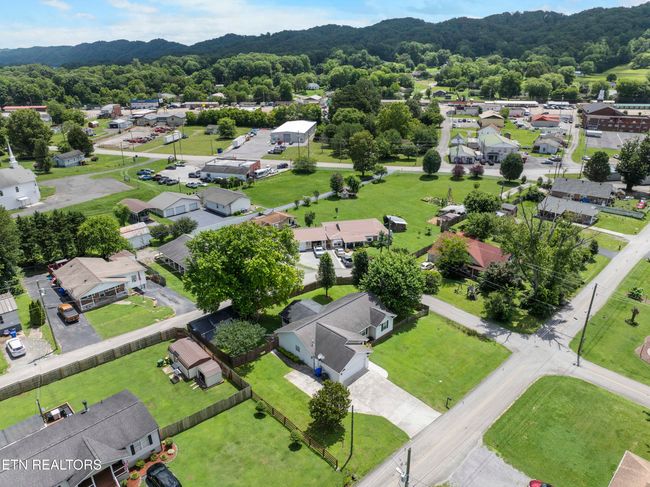 327 S Fowler St, House other with 3 bedrooms, 2 bathrooms and null parking in Clinton TN | Image 33