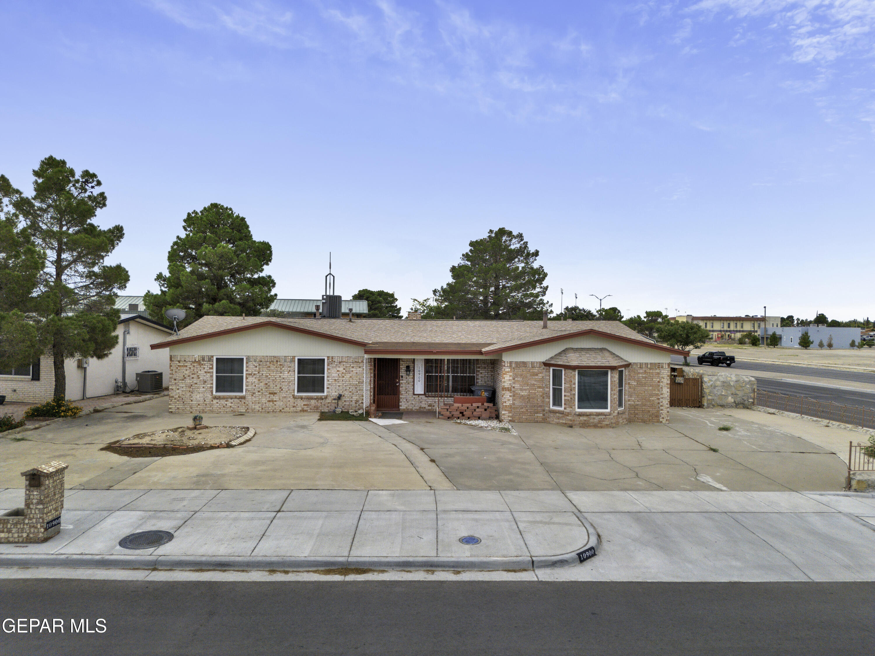 Sam Snead Dr, El Paso, TX 79936