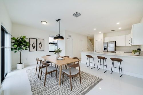 10630 W 33rd Way, Hialeah, FL, 33018-2120 | Card Image