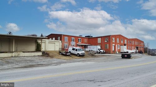 401 E Locust St, DALLASTOWN, PA, 17313-1935 | Card Image
