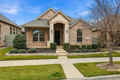 916 10th St, Argyle, TX, 76226-2175 | Card Image